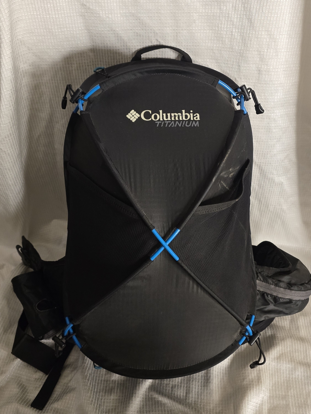 Columbia Titanium  Black Backpack with Blue Accents Ultralight